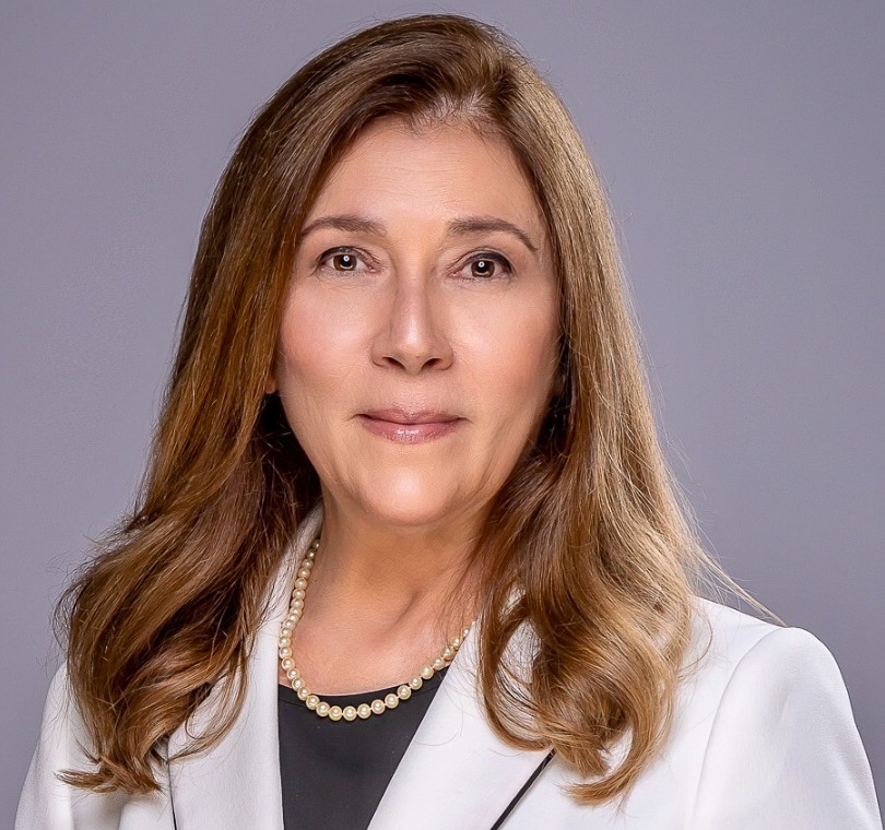Dra. Verônica Santos
